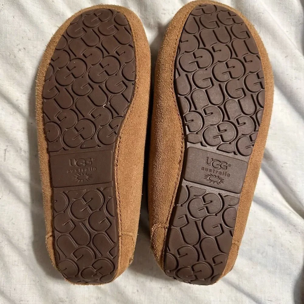 UGG Dakota Slipper - Little Kid / Big Kid - Chestnut